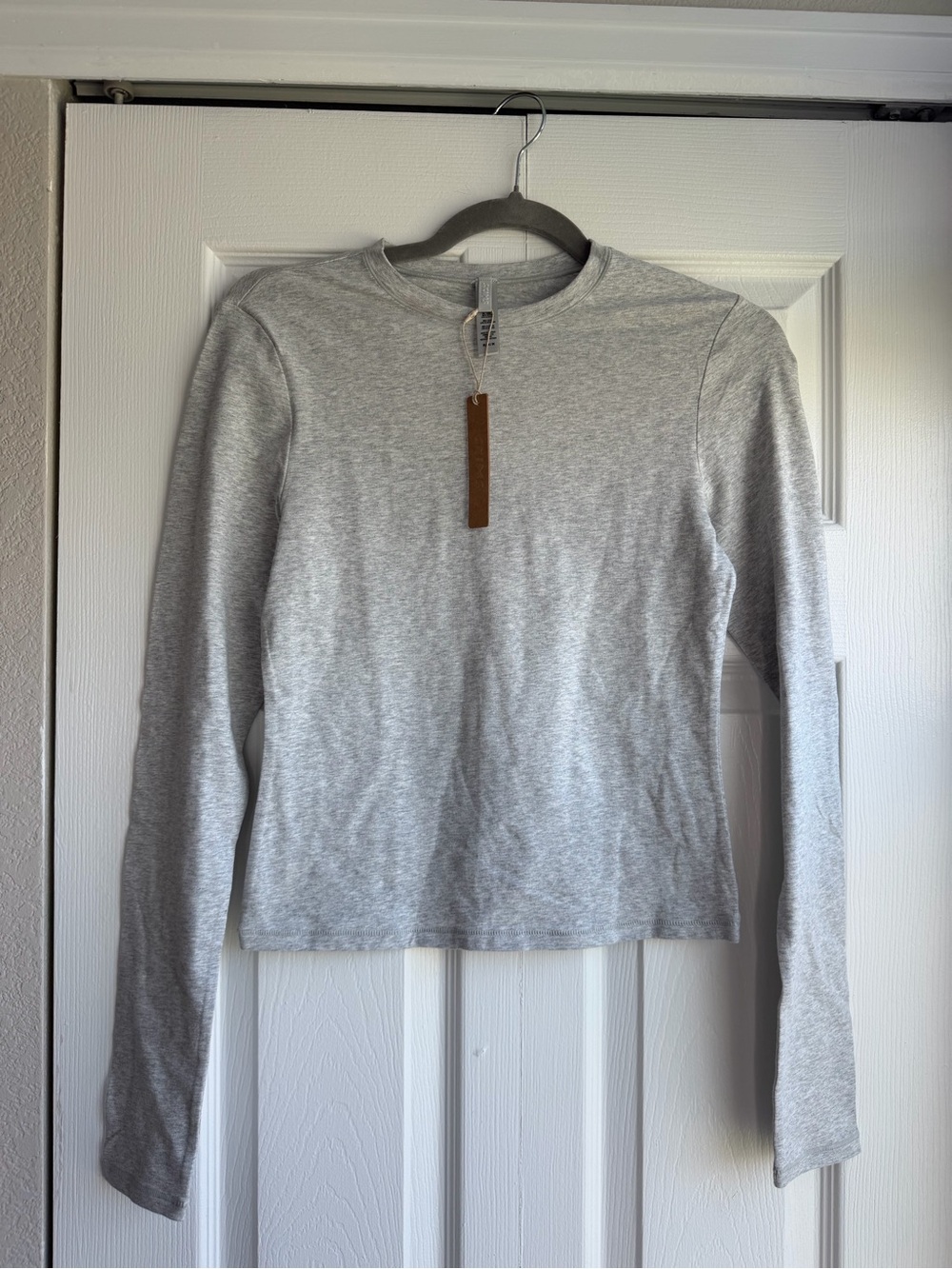 Brand New Skims Cotton Jersey Long Sleeve T-Shirt Light Heather Grey